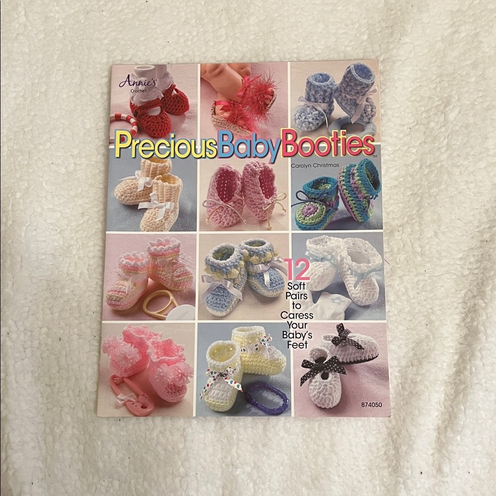 Crochet Accessories Books/Magazine Set - Picture 4 of 9